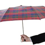 ワンタッチ式の折りたたみ傘おすすめ5選｜自動開閉で使いやすい！