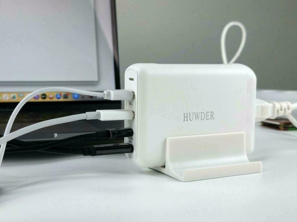 6ポートのUSB充電器人気おすすめ7選！タワータイプの据え置き型も