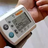 手首式の血圧計おすすめ8選｜低価格なシンプルタイプ・アプリ連動の高機能商品も