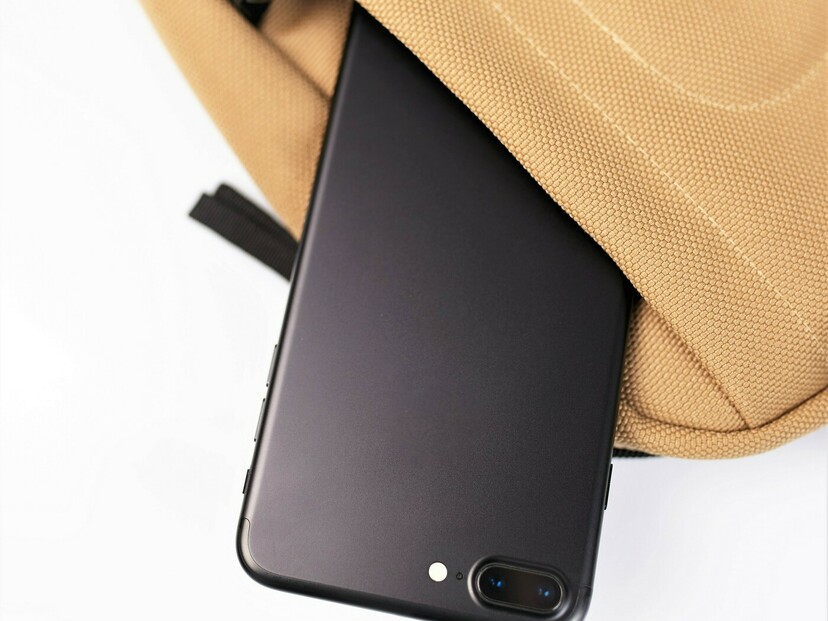 【メンズ】話題の「スマホショルダー」を厳選！今買うべきは〇〇タイプ