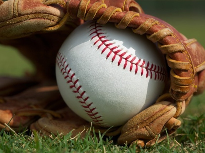 シンプルで合わせやすい！ MLBアイテムでスポーツミックス