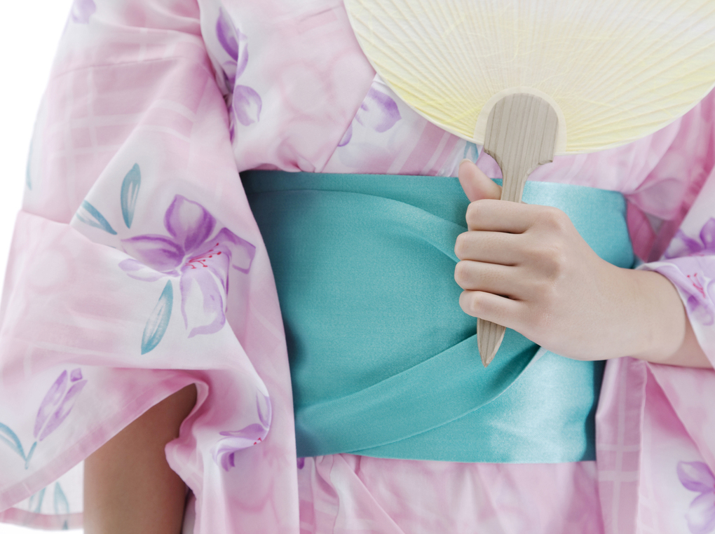 大人女性におすすめのおしゃれ浴衣特集！今年のトレンドは「大人の花柄」と「機能性」