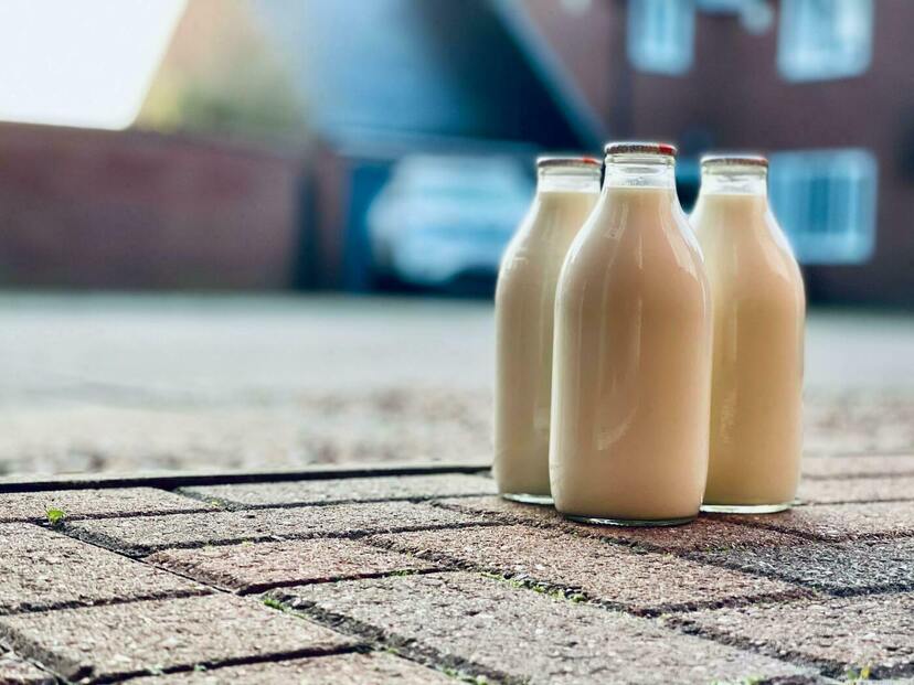 瓶の牛乳の人気おすすめ5選！産地直送の高級牛乳など【お風呂やサウナ後に飲みたい】