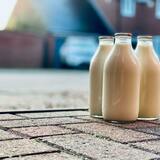 瓶の牛乳の人気おすすめ5選！産地直送の高級牛乳など【お風呂やサウナ後に飲みたい】