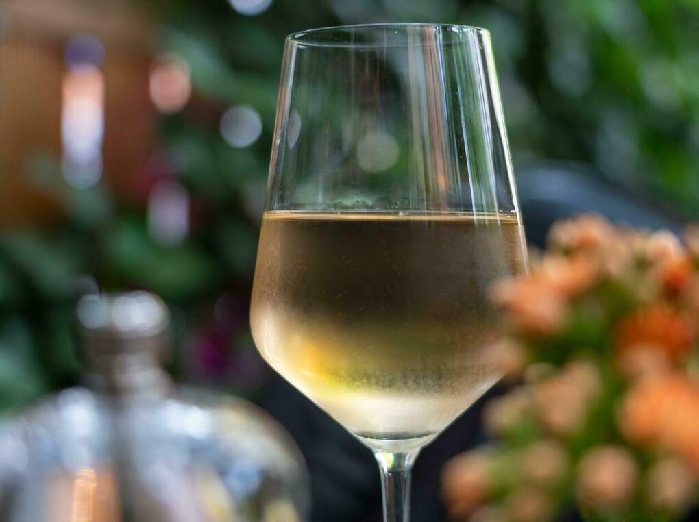 白のノンアルコールワインのおすすめ5選！人気のスパークリングワインも