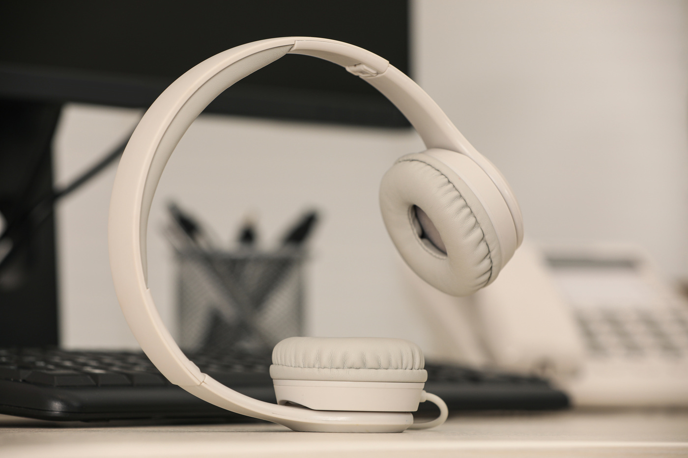 激安挑戦中 海外輸入ヘッドホン ヘッドフォン イヤホン 海外 輸入 Sennheiser HD 4.50 SE Wireless Noise Cancelling Headphones - Black海外輸入ヘッドホン erotikfilmen.com
