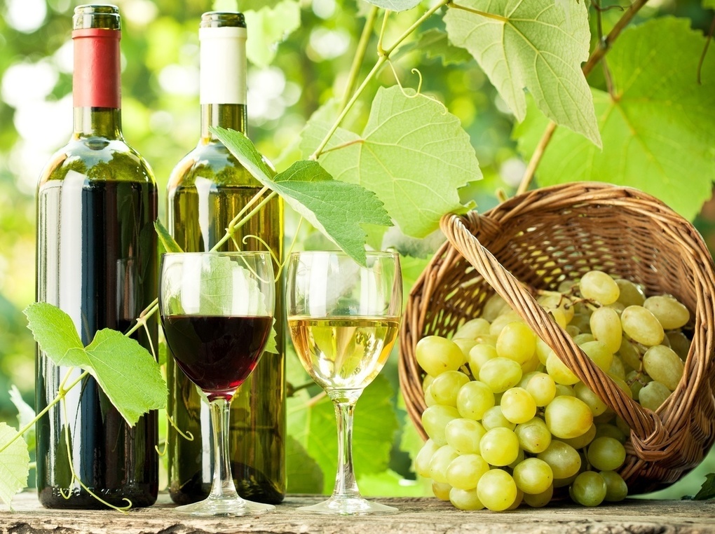 山梨ワインおすすめ14選｜金賞受賞ワインやお土産で人気の一升瓶ワインも紹介