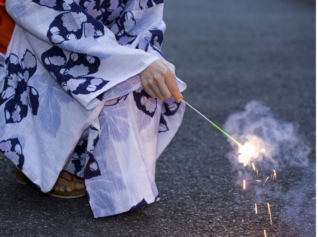 花火セットおすすめ11選｜線香花火で日本の風情と癒しを感じられる