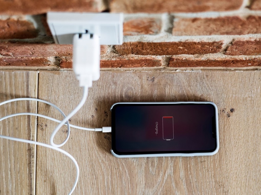 USB PD対応充電器人気おすすめ10選！小型・スマホ・ノートPC対応モデルも