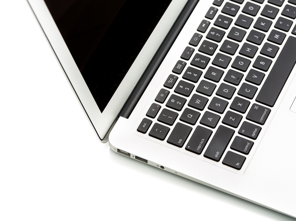 【故障を防ぐ】MacBookキーボードカバーおすすめ5選｜大切なパソコンを清潔に使うために！