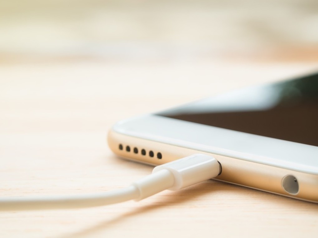 スマホ用充電ケーブル人気おすすめ12選！急速充電・便利な多機能ケーブルも