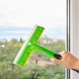 スクイージーおすすめ11選【お風呂や窓の掃除に】基本的な使い方も！