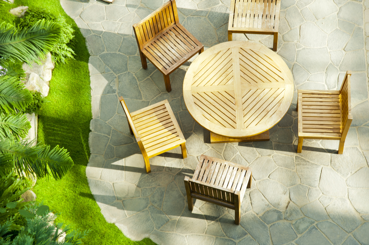 ガーデンテーブルのおすすめ13選 おしゃれなコンパクトサイズや椅子セットなどを紹介 マイナビおすすめナビ
