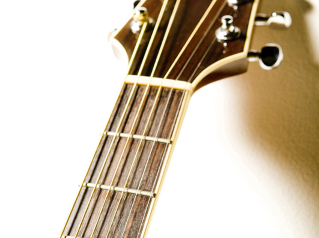 アコースティックギターの弦おすすめ10選｜ゲージ・素材の音色を徹底解説