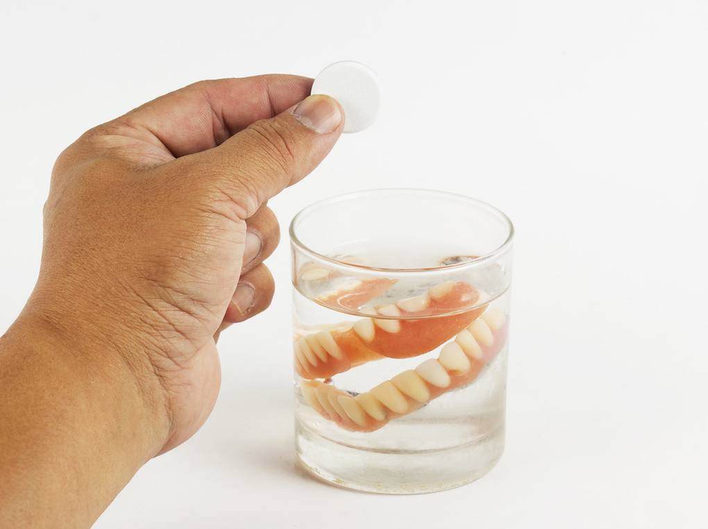入れ歯洗浄剤の人気おすすめ11選【除菌・消毒】使用時間、頻度、効果も解説