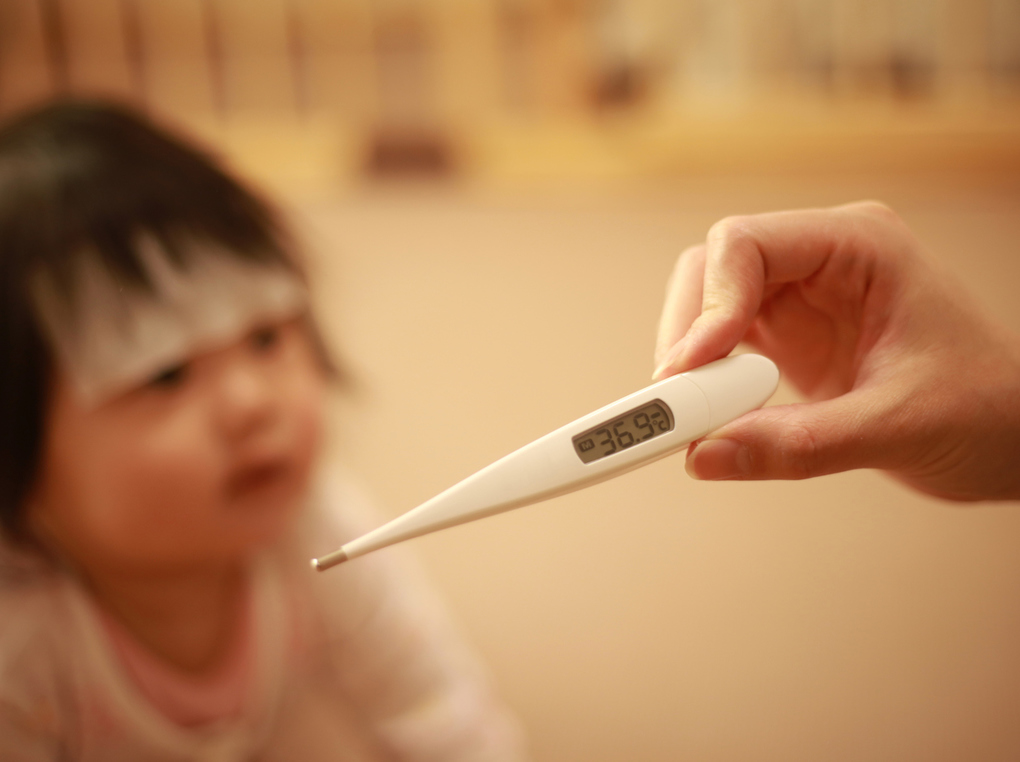 赤ちゃん用体温計のおすすめ11選！非接触式やおでこ・耳・脇の下で測るものなど