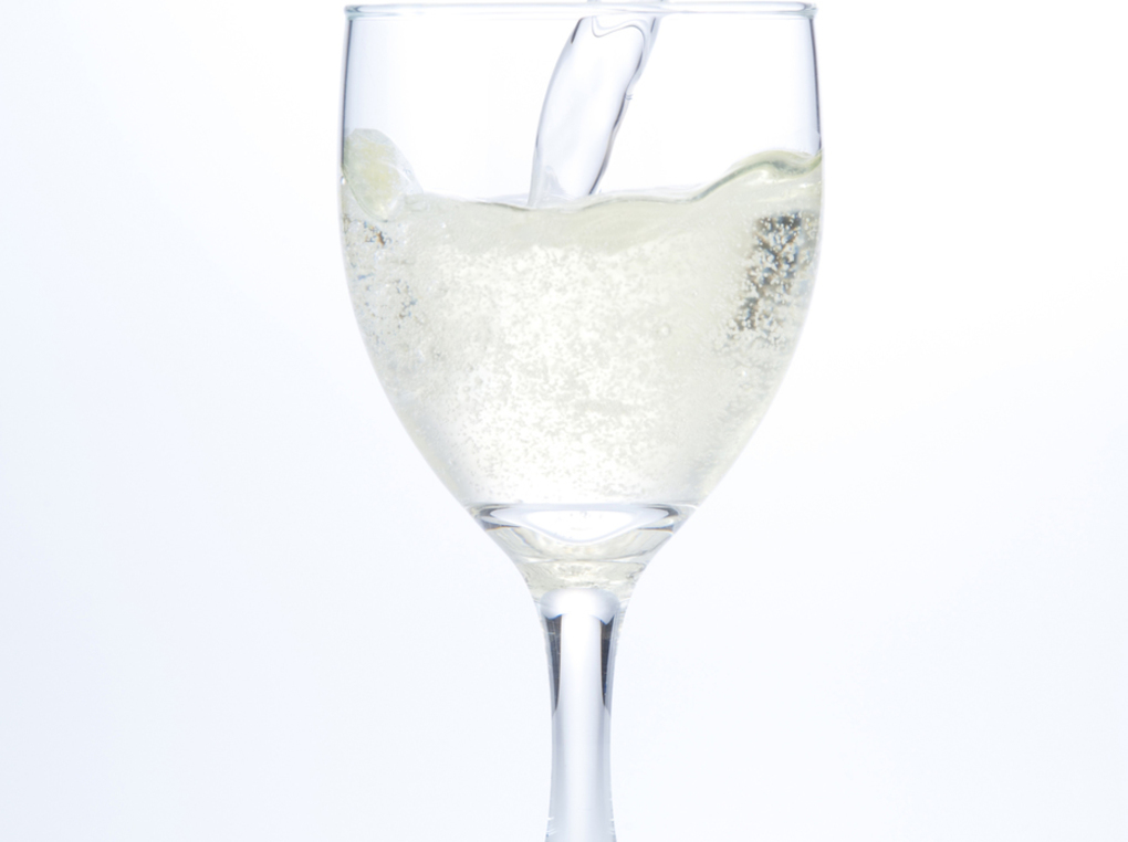 炭酸水の人気おすすめ31選！強炭酸やレモン味も！【シュワッとした爽快感がおいしい】