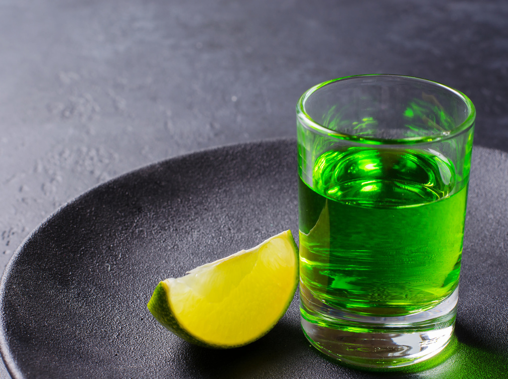 アブサンの人気おすすめ7選！カクテルや角砂糖で楽しむ飲み方も紹介
