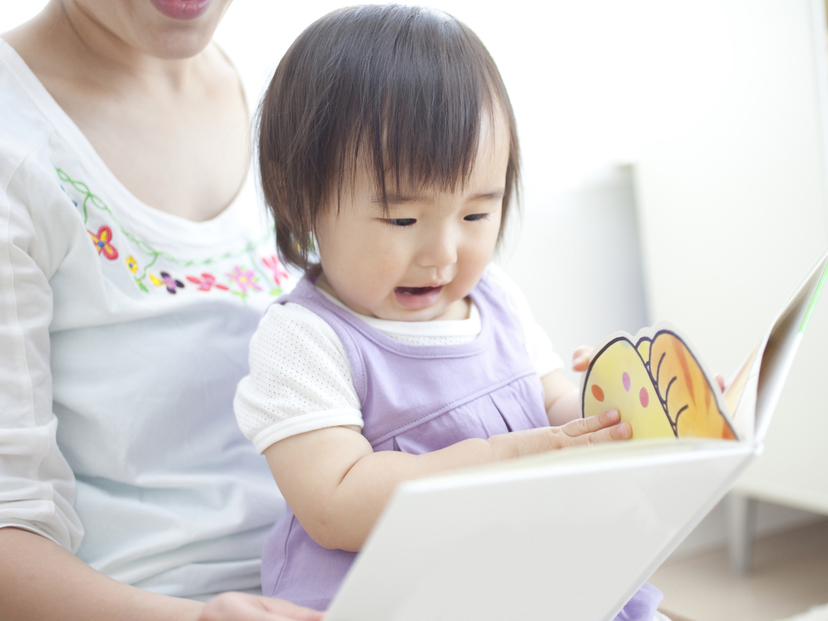 読み聞かせにおすすめの絵本32選【0歳1歳から4歳代】定番人気の絵本＆年齢別に厳選