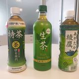 ペットボトル緑茶のおすすめ14選【カテキンの効果とは？】人気のトクホ商品も！