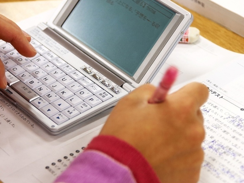 小学生向け電子辞書おすすめ8選！英語・国語の授業に！中学生まで使えるモデルも | マイナビおすすめナビ