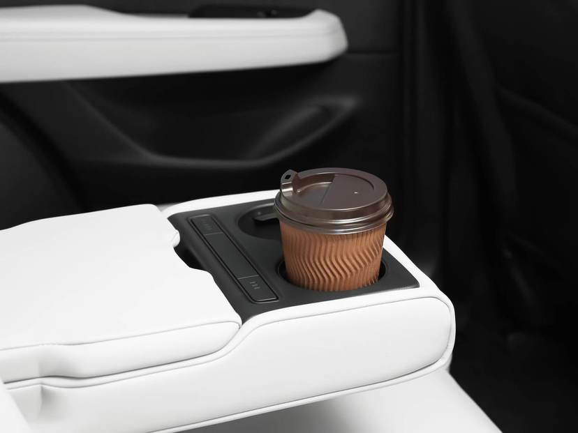 車用ドリンクホルダー人気おすすめ7選！スマホや小物も置ける大口タイプも