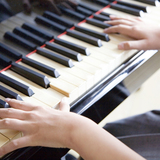 ピアノカバーおすすめ10選｜大切なピアノを守る！ おしゃれな刺繍・レースなど！
