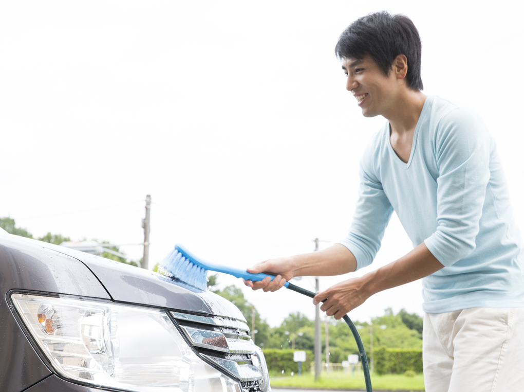 洗車ブラシ人気おすすめ8選！ロングタイプ・ホースを取り付けられるタイプも