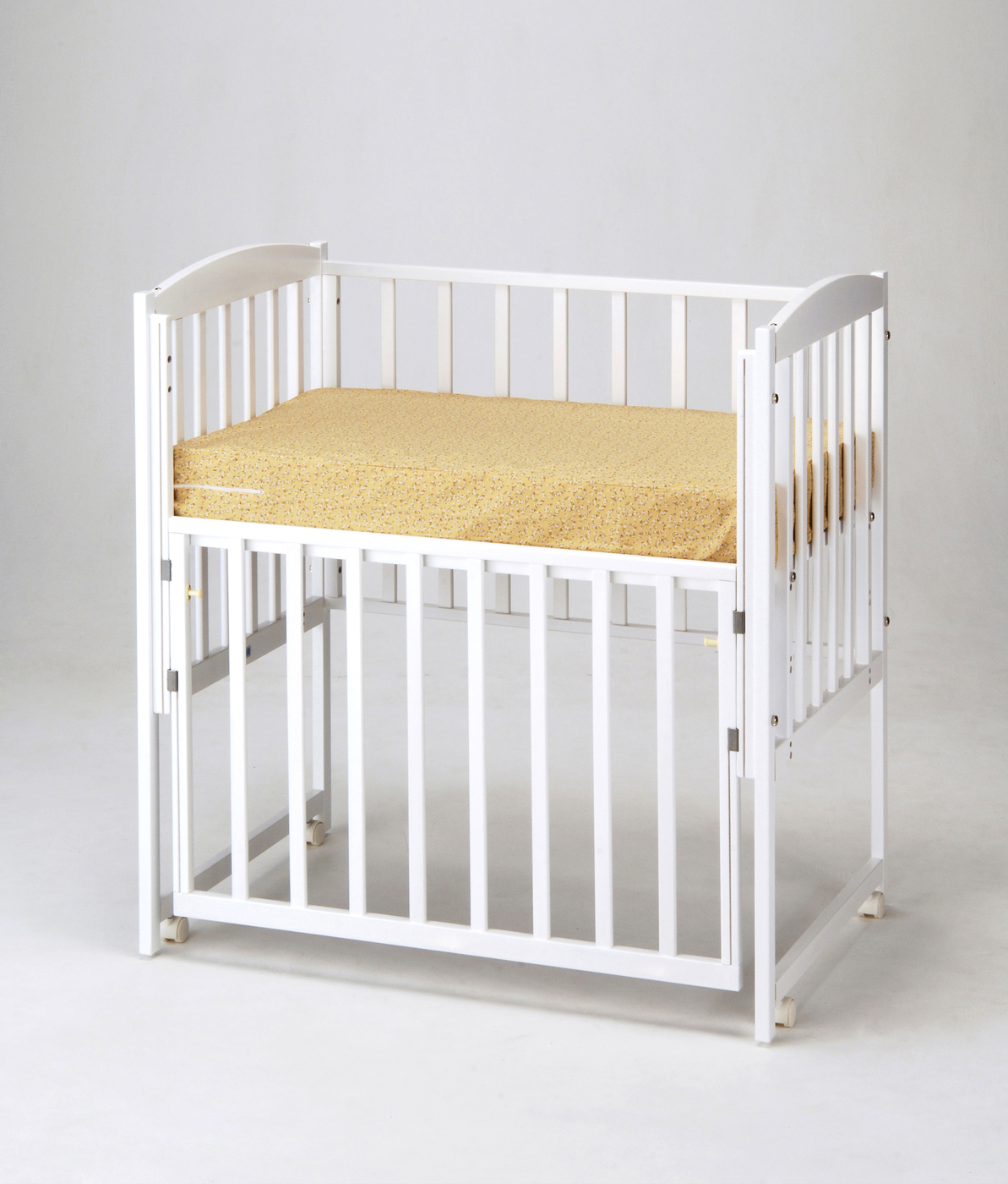 赤ちゃん用ベッドガードのおすすめ6選｜使用期間を守って安全に使おう！ | マイナビおすすめナビ