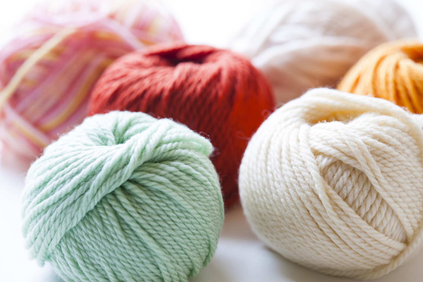 編み物におすすめの毛糸・編糸11選｜人気のウール、コットン、リネンも