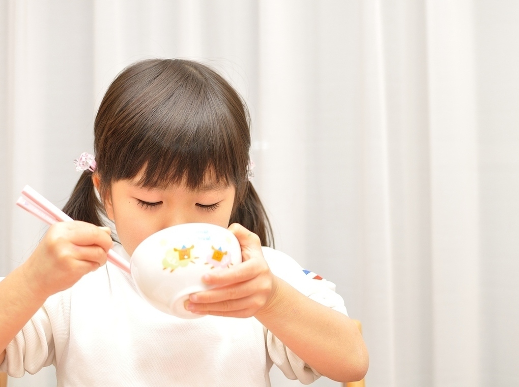 子供用茶碗おすすめ16選！人気の汁椀セットや食洗機対応も【陶器・割れない素材も厳選】