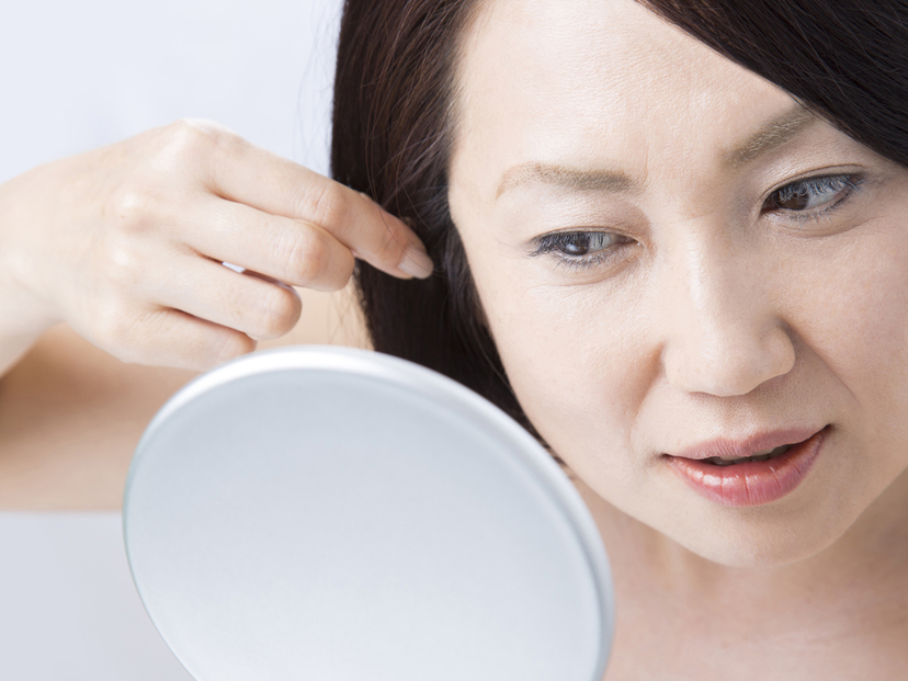 市販の白髪染めヘアマニキュアおすすめ人気14選【セルフで簡単に染まる】長持ちするタイプも