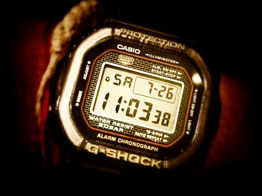 CASIO G-SHOCK チタン製 デジタル腕 時計 スケルトン（赤）