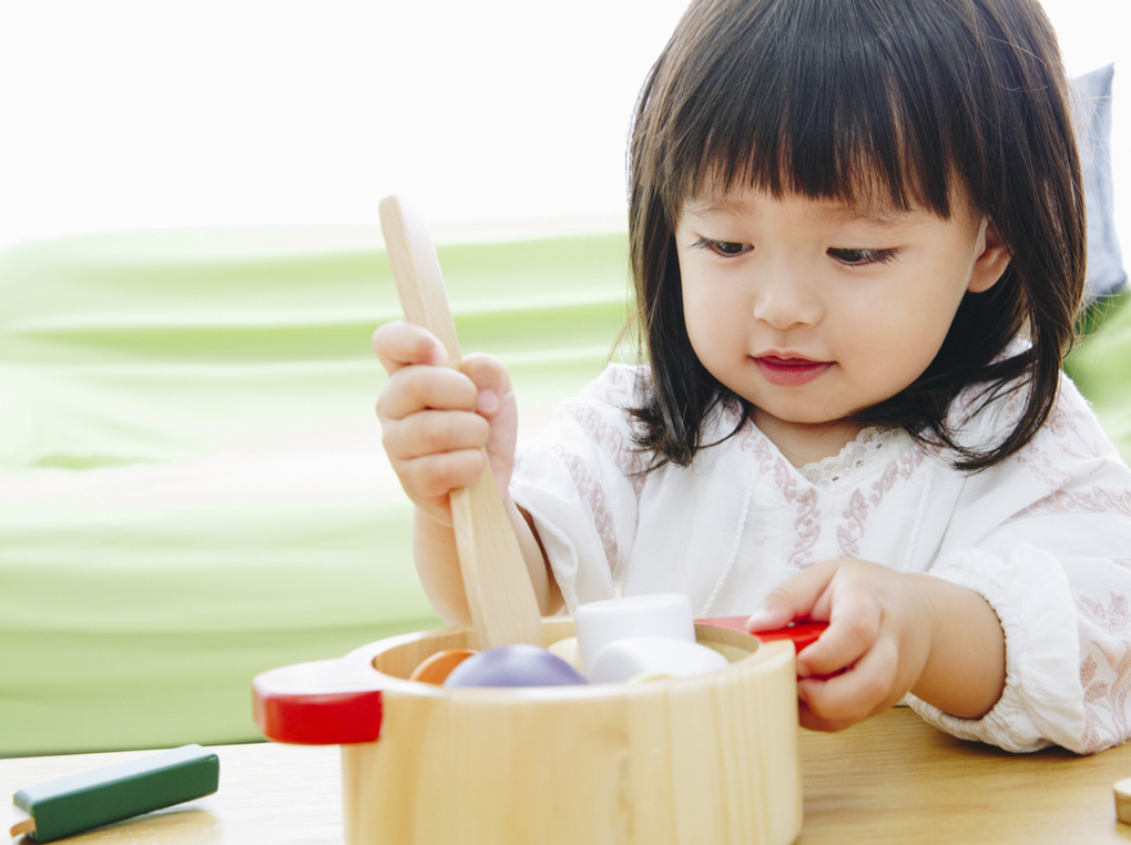 2歳児におすすめの人気おもちゃ20選！子どもの好奇心をくすぐるものを【ママの口コミも】