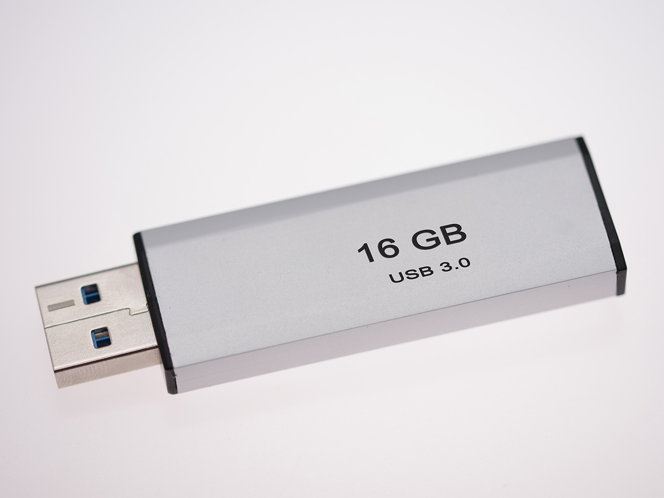 16GBのUSBメモリおすすめ8選｜スマホ・タブレット向けType-C や Gen1対応も | マイナビおすすめナビ
