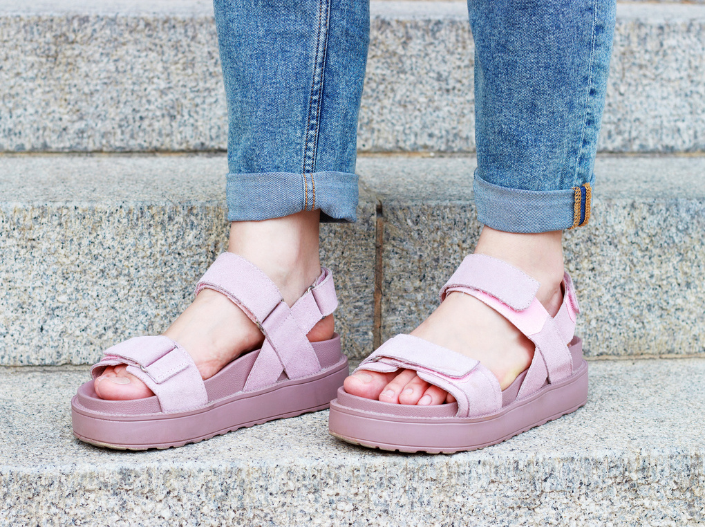 大人女子におすすめ！サンダル買うなら”厚底”がおしゃれでかっこいい！
