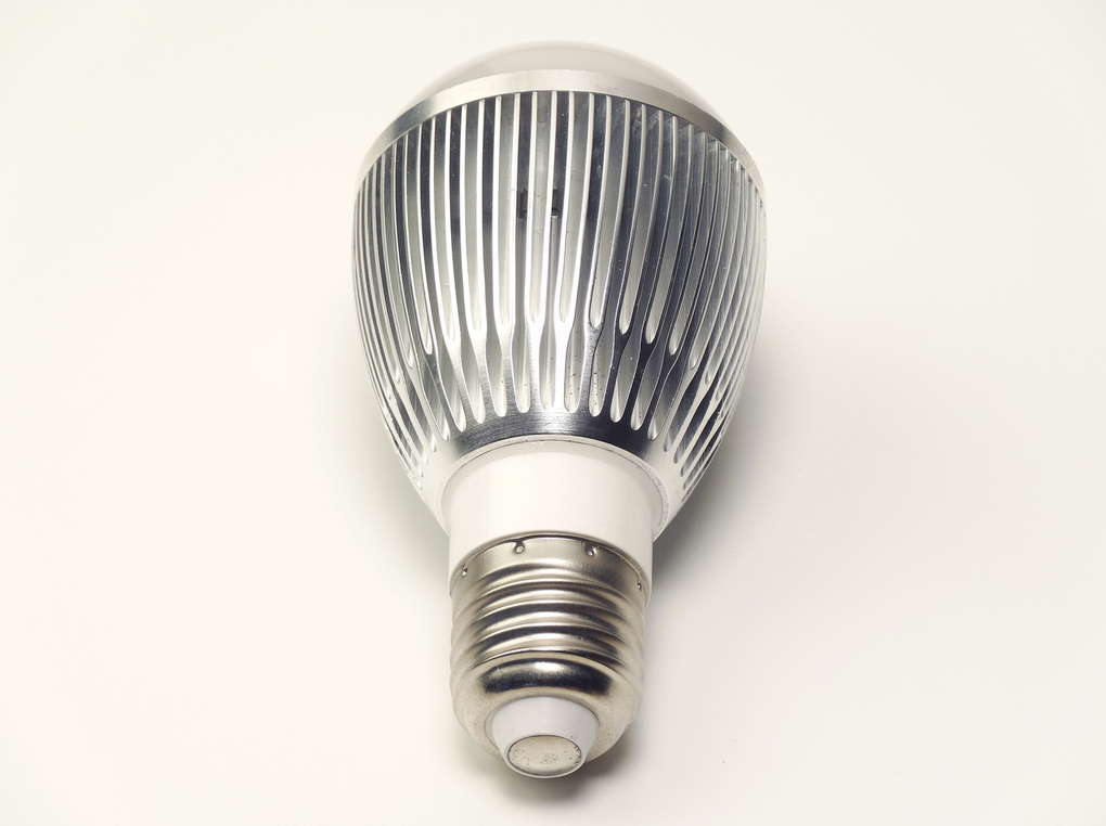 口金サイズE17のLED電球のおすすめ6選｜調光、防水、スマートデバイス対応の商品も！