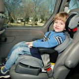 子供用シートベルトカバー・クッションおすすめ9選｜補助枕、汚れや締めつけ軽減に！