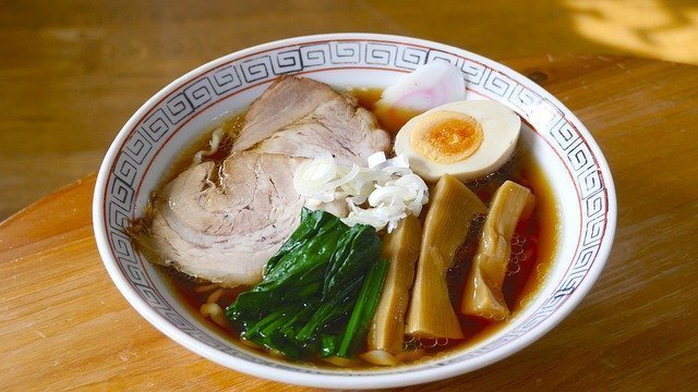 冷凍ラーメンのおすすめ16選 コンビニで人気の家系 中本 横綱など レンジで簡単 マイナビおすすめナビ