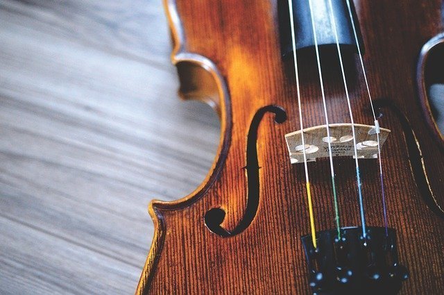 バイオリン弦おすすめ12選｜素材や値段に注目！張り替えのタイミングは？ | マイナビおすすめナビ