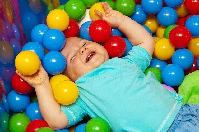 0 1歳 赤ちゃんのおもちゃボールおすすめ10選 五感を刺激して楽しく知育 マイナビおすすめナビ