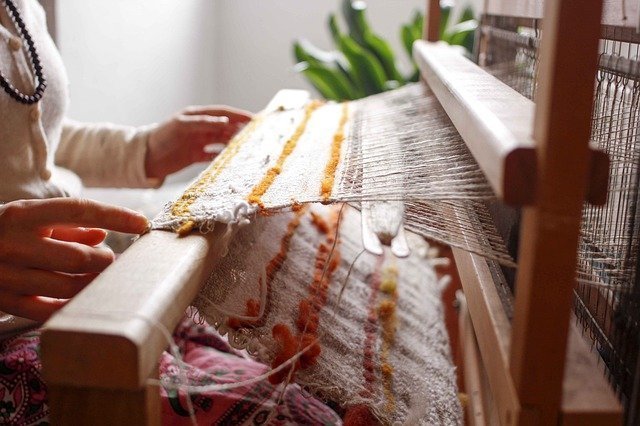 手織り機のおすすめ11選｜タイプの特徴を掴んで上手な編み物を作ろう！ | マイナビおすすめナビ