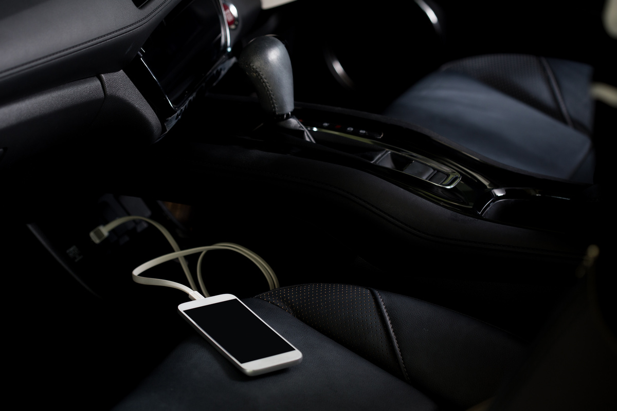 急速USBカーチャージャーおすすめ9選【iPhoneほかスマホを車内でフル充電】 | マイナビおすすめナビ